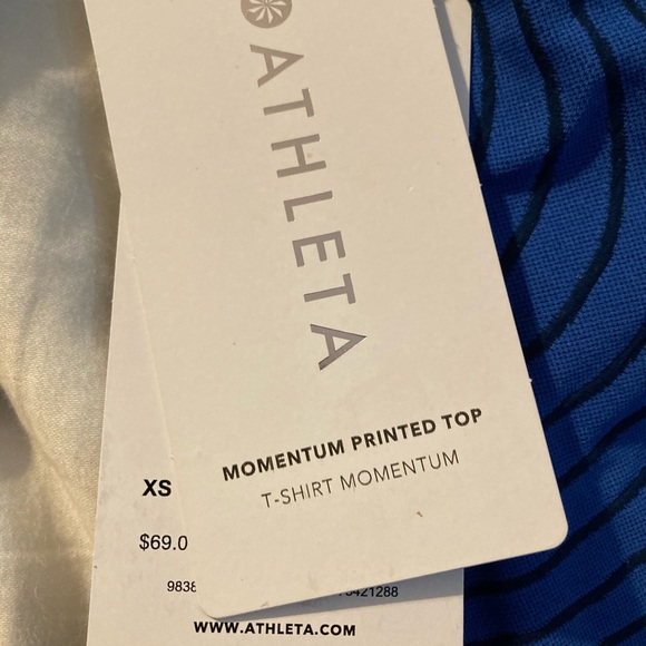 NWT Athleta Momentum top. XS. Long sleeve with thumb holes. Great fit and color - Picture 2 of 2